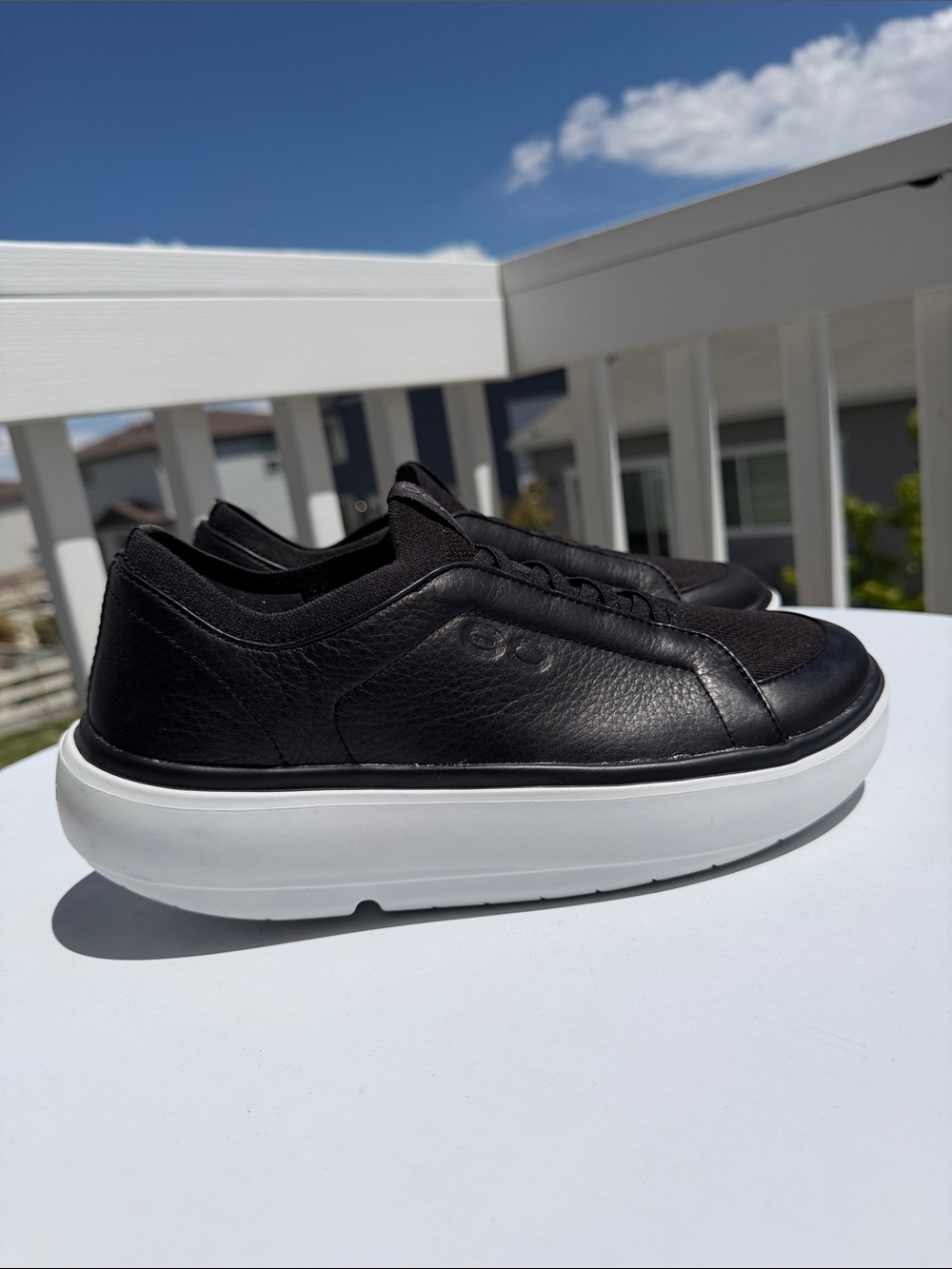 OOFOS Club+ Leather Slip-On Sneakers In Black/White-Sz 10 - Picture 3 of 14